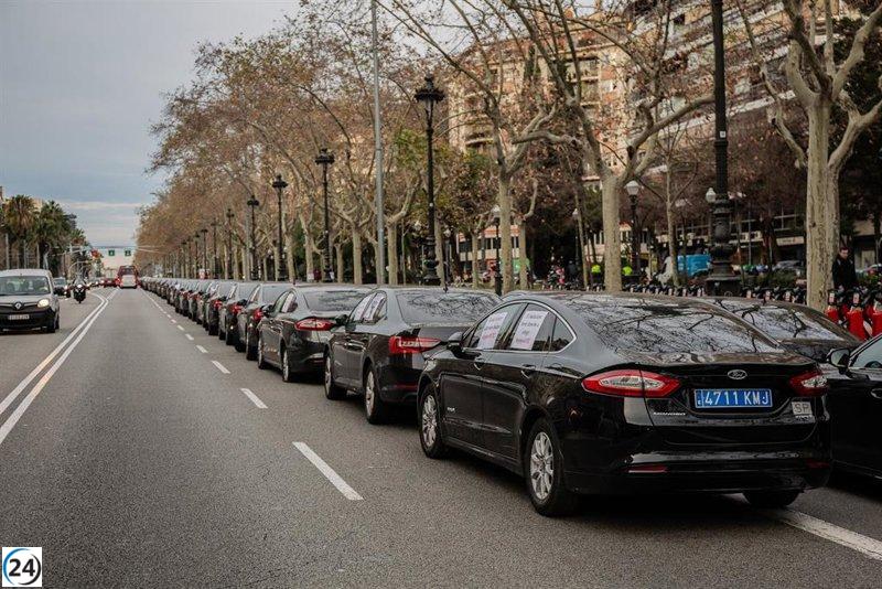 Uber y Cabify planifican protestas debido a su situación económica.