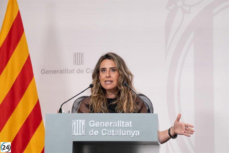 La Generalitat otorgará vales de 100 euros a familias con hijos en primaria para comprar suministros escolares.