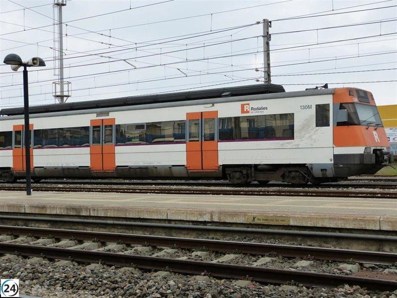 Renfe aumenta su flota con 90 buses para reemplazar el servicio de la R2 sur de Rodalies.