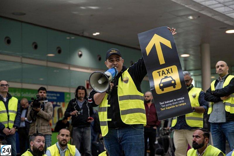Élite Taxi impide acceso de taxis ilegales en T1 de Aeropuerto de Barcelona.