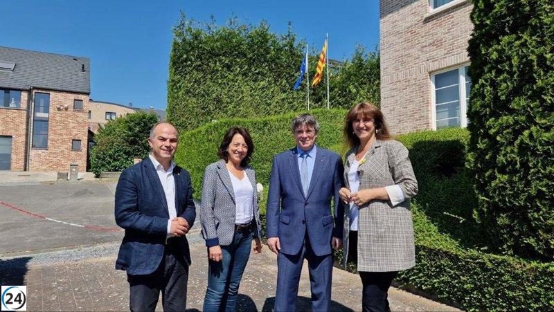 Erra se reúne con Puigdemont en Bélgica y promete trabajar por su retorno voluntario.