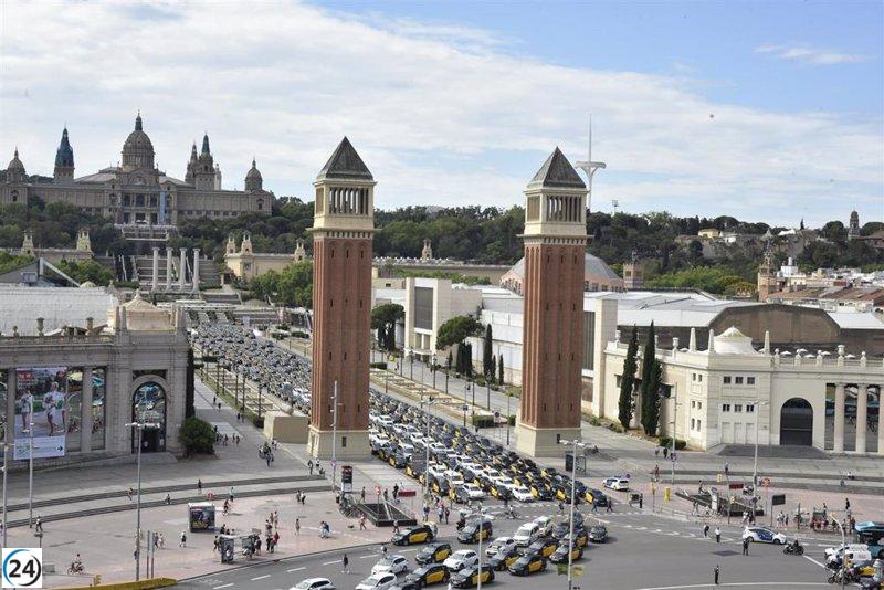 Álvarez de Élite Taxi exige orden en la normativa de transporte antes de la fecha límite.