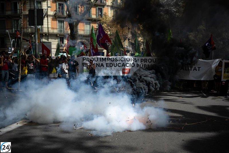 Docentes catalanes protestan contra la