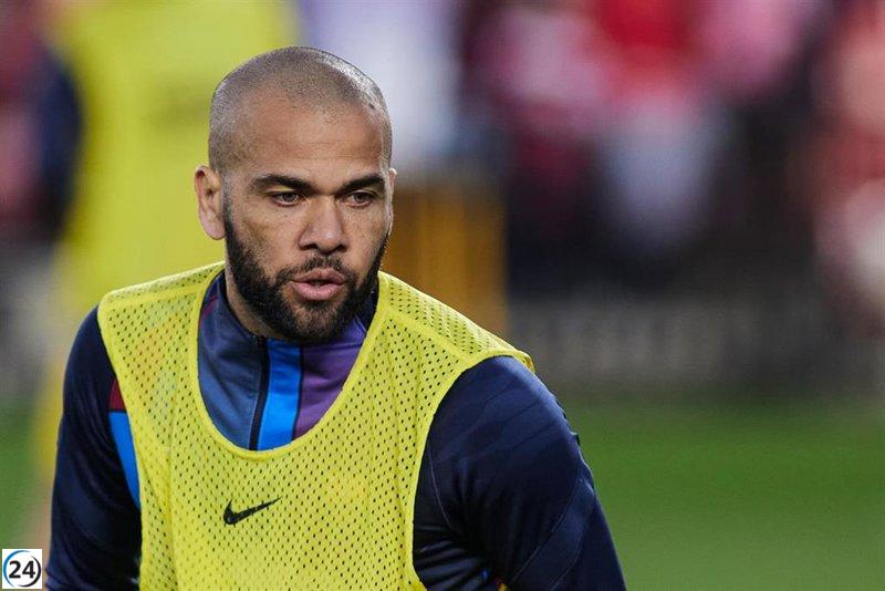 Dani Alves enfrenta posible condena de 9 años por supuesta agresión sexual en Barcelona, según la Fiscalía.