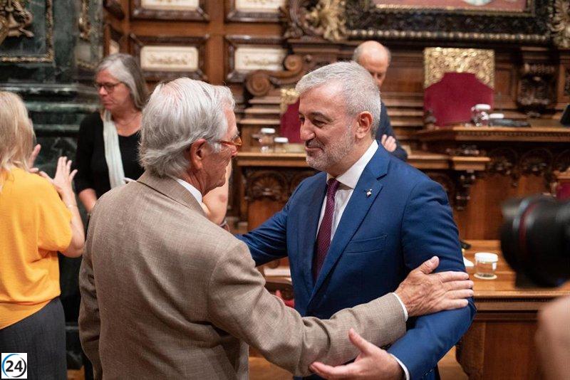 El pleno de Barcelona votará mañana la controvertida tasa de terrazas debatida por los representantes políticos de Collboni y Trias.