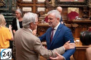 El pleno de Barcelona votará mañana la controvertida tasa de terrazas debatida por los representantes políticos de Collboni y Trias.