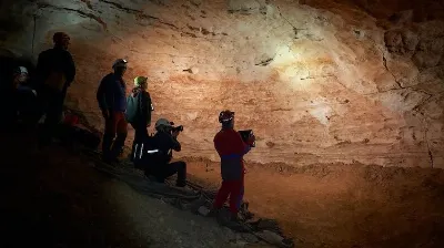 Descifrando los grabados prehistóricos en la Cova de l'Or