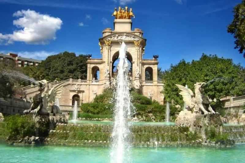 ¿Conoces el parque de la Ciudadela? Descubre su historia y su singular arquitectura