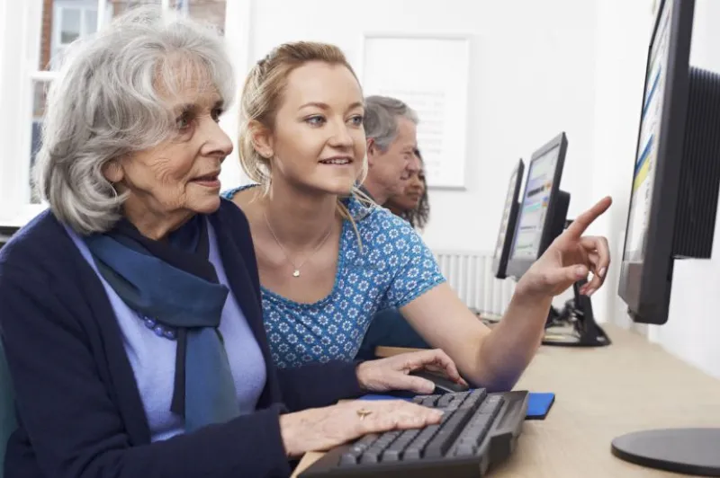 La formación en tecnología de las personas mayores en Cataluña